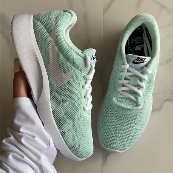 NWT Nike tanjun special edition - Picture 2 of 7